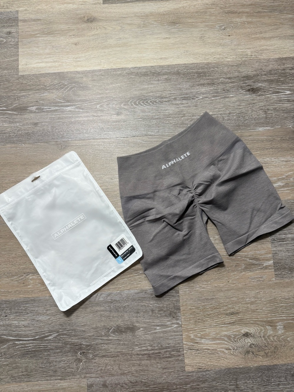 Alphalete Amplify Shorts - Storm Grey